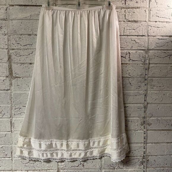 Vintage White Lace Half Slip Union Made 36/38 - Picture 3 of 7